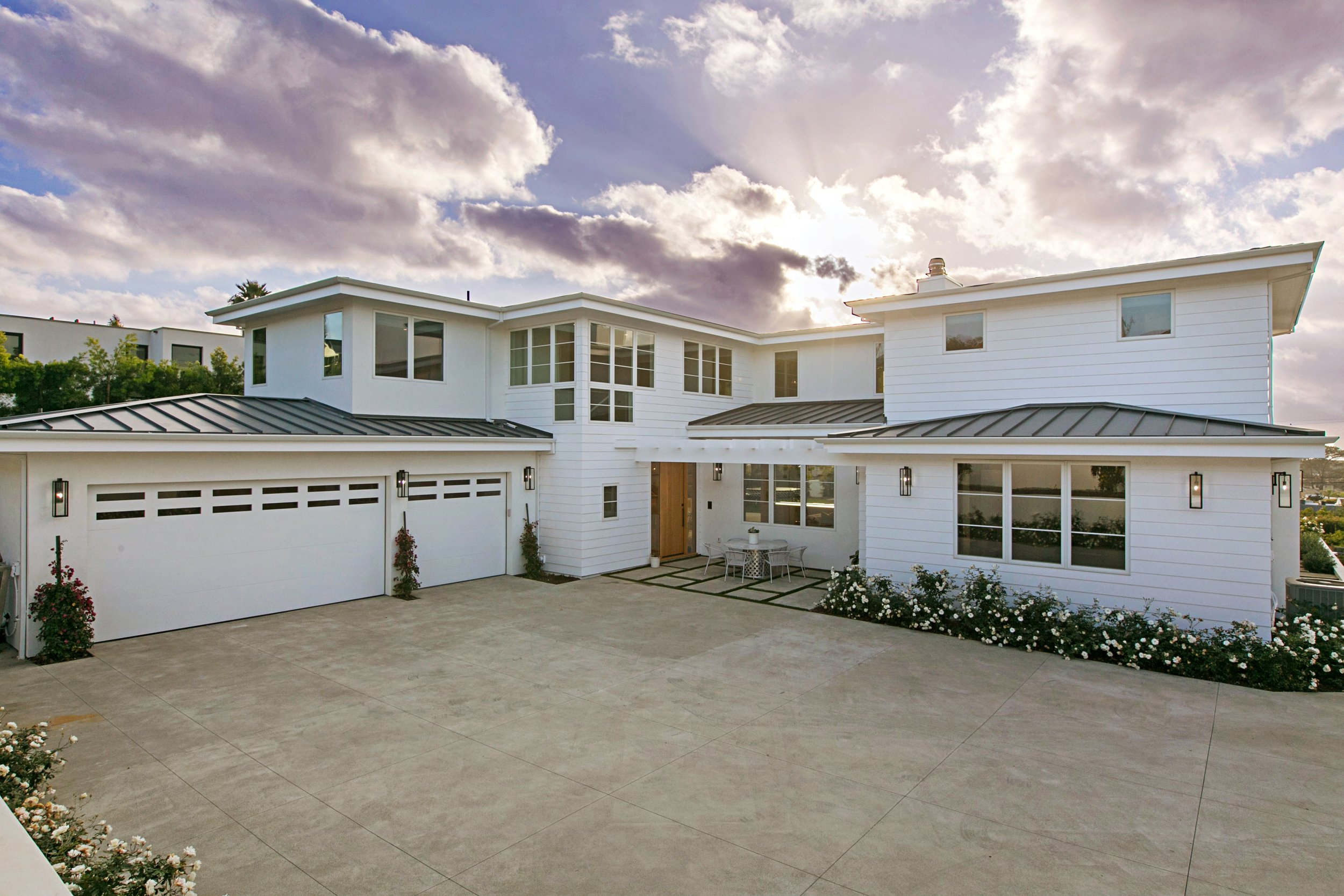 Solona Beach property outside view 