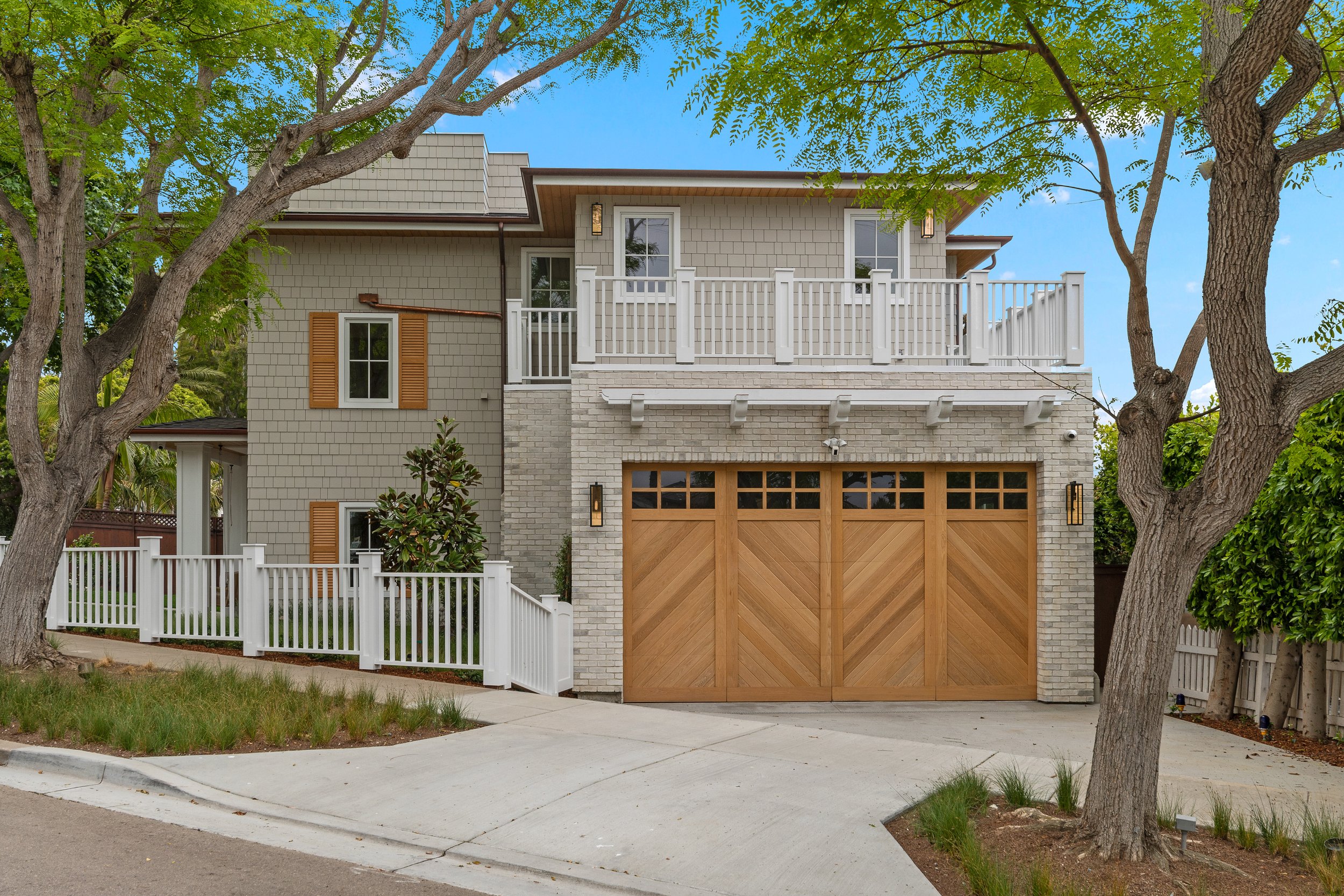 Frontview Elegant Home San Diego