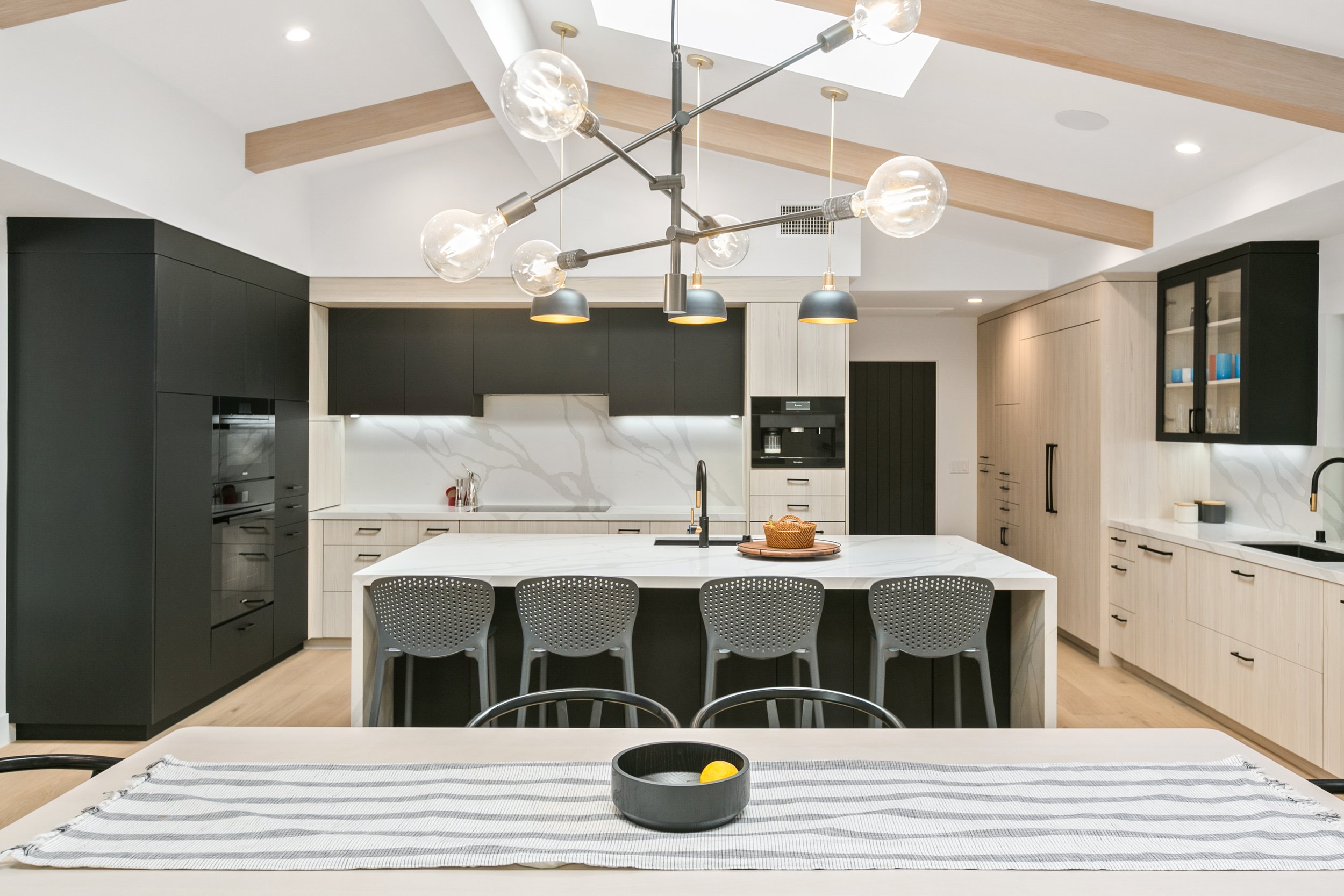 Via Sinalda: light and dark contrasts